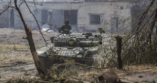 القوات الروسية تتقدم في دونيتسك وتقترب من حصار باخموت