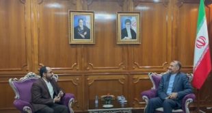 على هامش زيارته لمسقط . . وزير الخارجية الإيراني يبحث الشأن اليمني مع عبد السلام