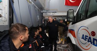الدفاع التركية تنشئ جسرا جويا لانقاذ ضحايا الزلزال