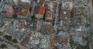 نائب الرئيس التركي: ارتفاع عدد ضحايا الزلزال إلى 5894 قتيلا و34810 جرحى