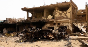 انفجارات واشتباكات وتعزيزات عسكرية في الخرطوم