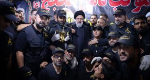 الرئيس الايراني يتفقد المواکب‌ حول مرقد الامام الرضا (ع)