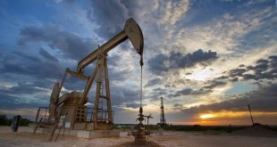 النفط يعاود الارتفاع على خلفية عودة التوتر الجيوسياسي في الشرق الأوسط