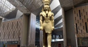 اكتشاف تمثال ضخم للملك المصري رمسيس الثاني