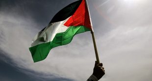 العدو وحليفه الأميركي يهاجمان مخرجات “قمة فلسطين”… مخطط التهجير إلى الواجهة مجدداً