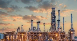 أسعار النفط تهبط بفعل مخاوف من تخمة المعروض