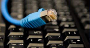 جهاز حكومي مصري يحذر من محاولات اختراق متقدمة للهواتف الذكية في أكثر من 150 دولة