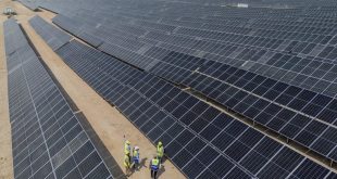 وزارة الكهرباء توجه بإنجاز مشاريع الطاقة الشمسية استعدادا لصيف 2026