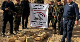 الحشد يفكيك مواد متفجرة في محافظة الانبار.