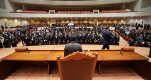 هل المدد الدستورية لانتخاب رئيس البرلمان ونائبيه حتمية؟ خبير قانوني يوضح