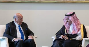 وزير الخارجية يبحث مع نظيره السعودي التطورات الإقليمية وزيارته إلى طهران