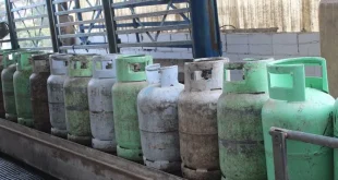 وزارة النفط تؤكد توفر أسطوانات الغاز بكثرة