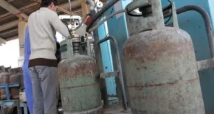 وزارة النفط تقر بأزمة الغاز: خلل فني أصاب الأنبوب الناقل من البصرة إلى بغداد