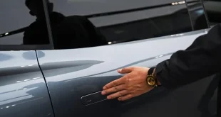 الصين تحظر مقابض الأبواب المخفية في السيارات