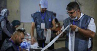 المفوضية تباشر بتوزيع مكافآت موظفي الاقتراع